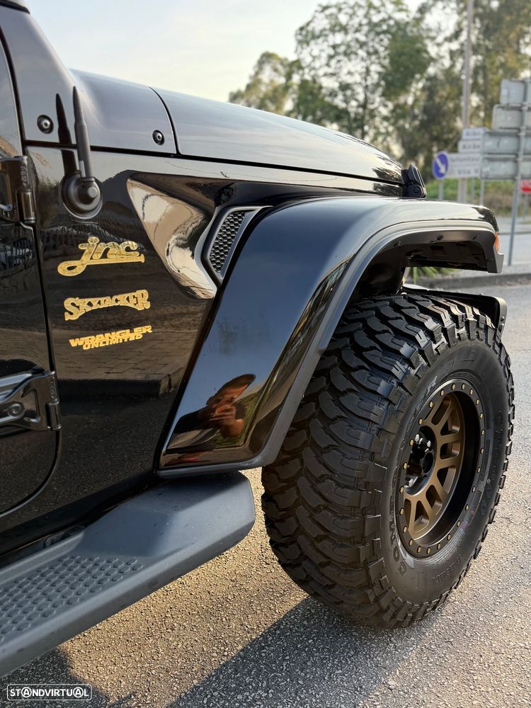 Jeep Wrangler Unlimited - 4