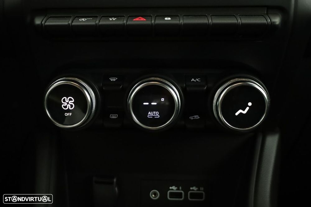 Renault Captur 1.0 TCe Techno Bi-Fuel - 13