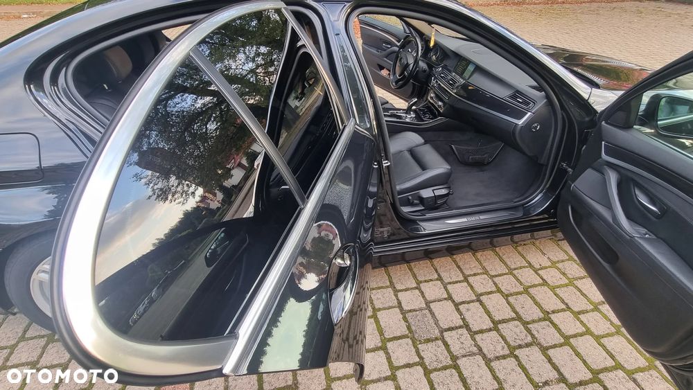 BMW Seria 5 525d - 19