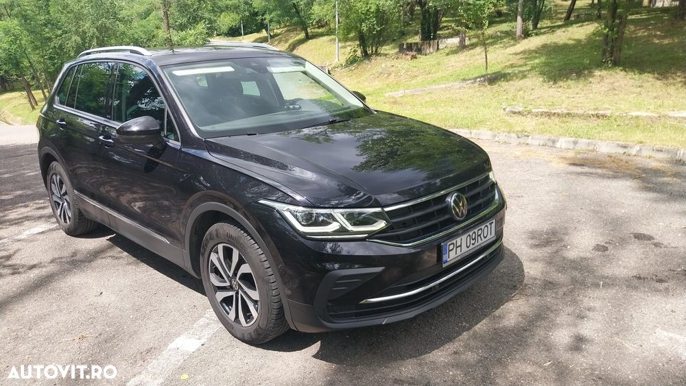 Volkswagen Tiguan - 1