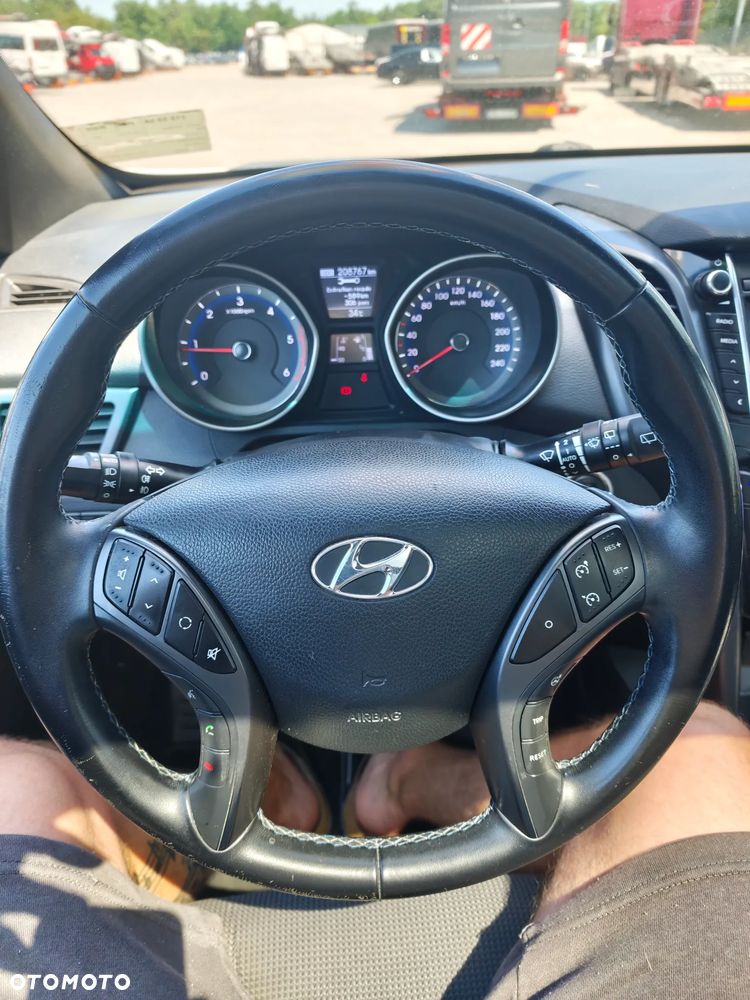 Hyundai i30 1.6 CRDi Fifa World Cup Edition - 19