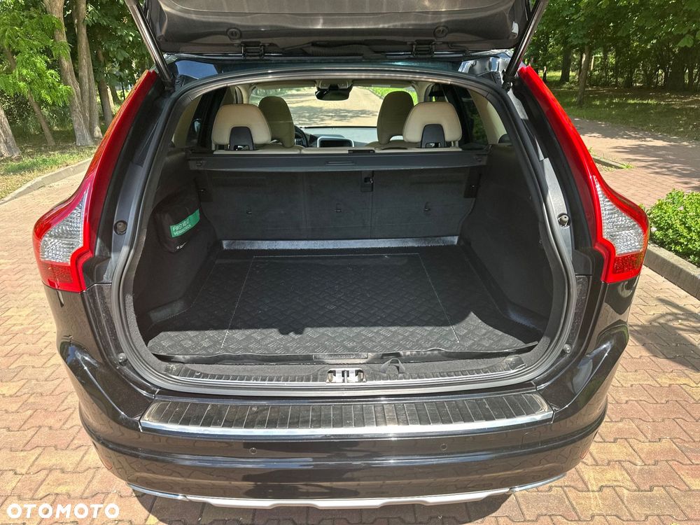 Volvo XC 60 D4 AWD Momentum - 17
