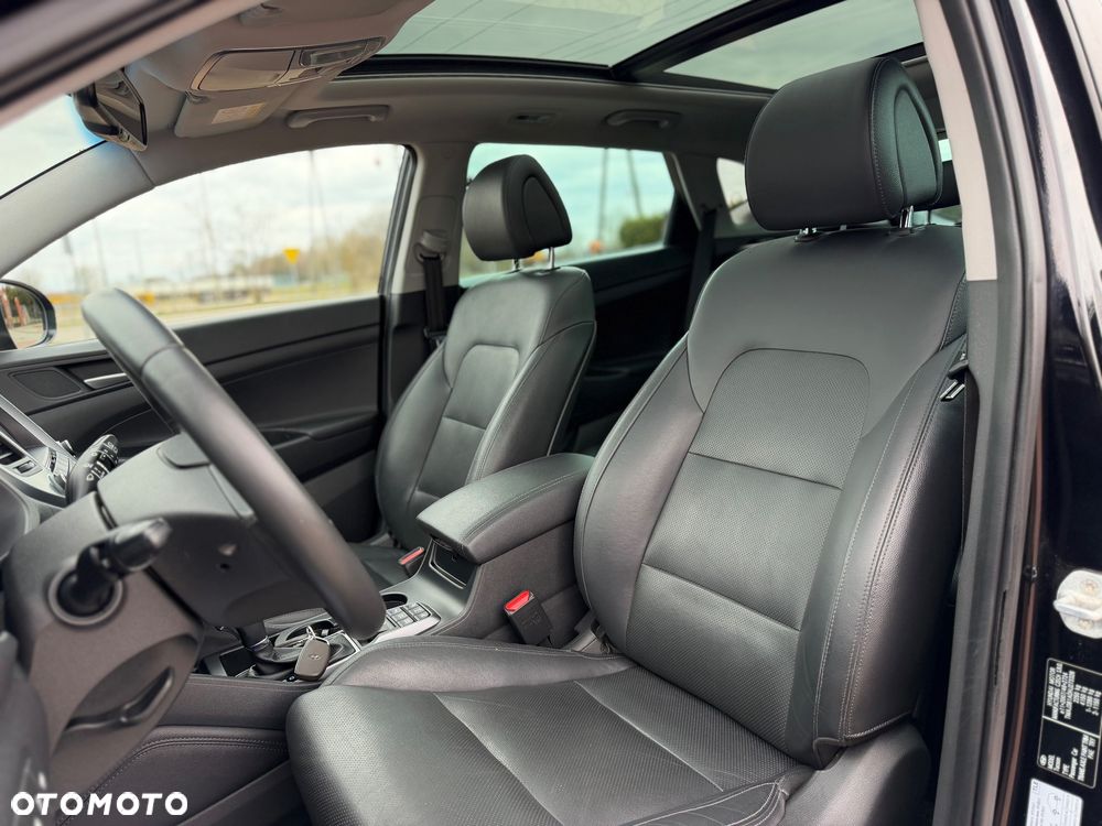 Hyundai Tucson 2.0 CRDI 4WD Automatik Premium - 25