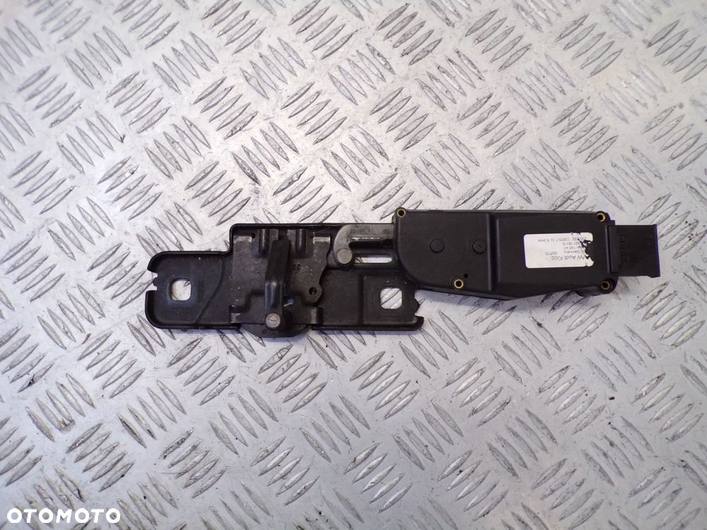 DOCIĄG KLAPY BAGAŻNIKA AUDI A4 B8 KOMBI 4F9827383G - 2