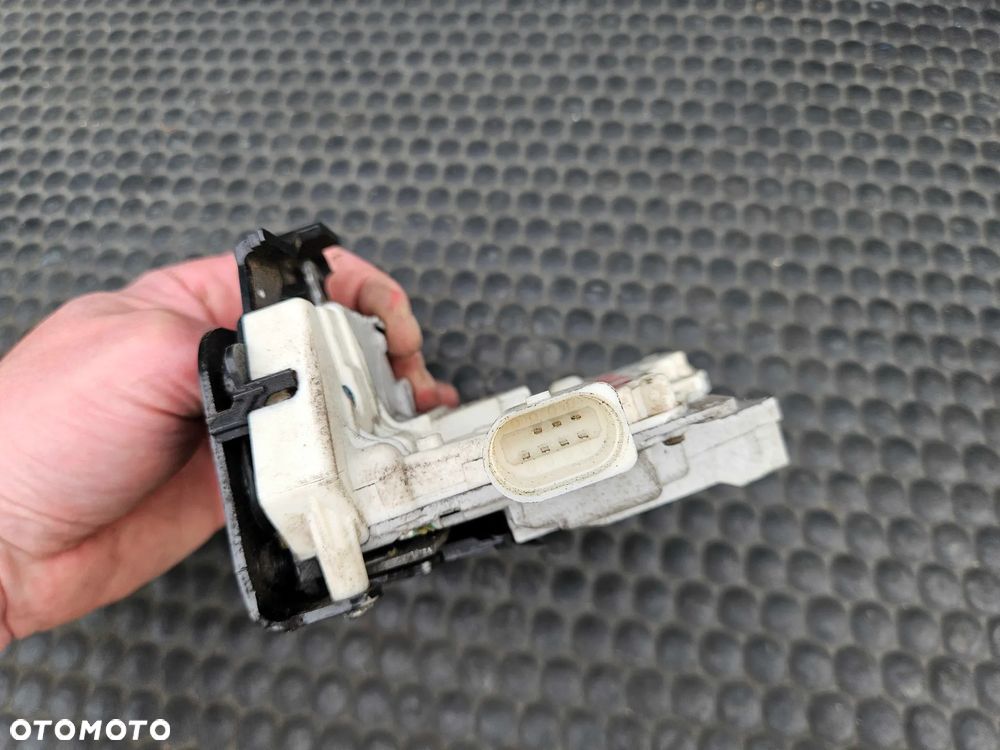 Zamek 7 8 Pin Zamki Drzwi 4F0839015 4F0839016 Tyl Tylny Prawy Lewy Audi A6 C6 A3 8P Sedan Kombi - 24
