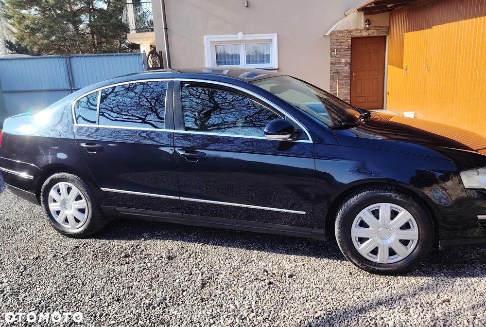 Volkswagen Passat 2.0 FSI Comfortline - 4
