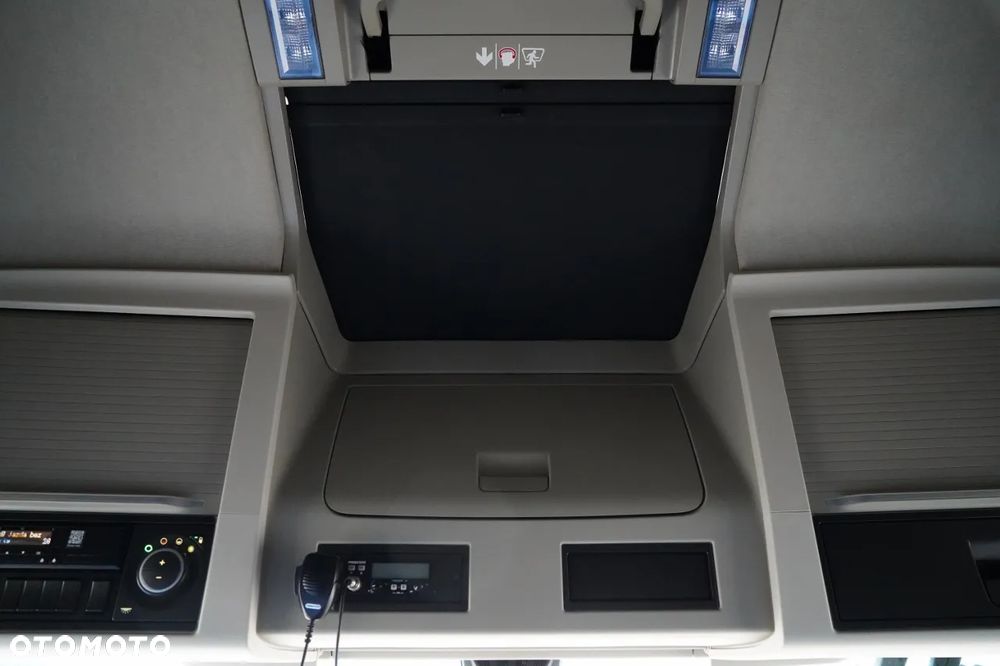 Volvo H 500 / XXL / LOWDECK / MEGA / KLIMA POSTOJOWA / Z NIEMIEC / PO KONTRAKCIE SERWISOWYM / - 33