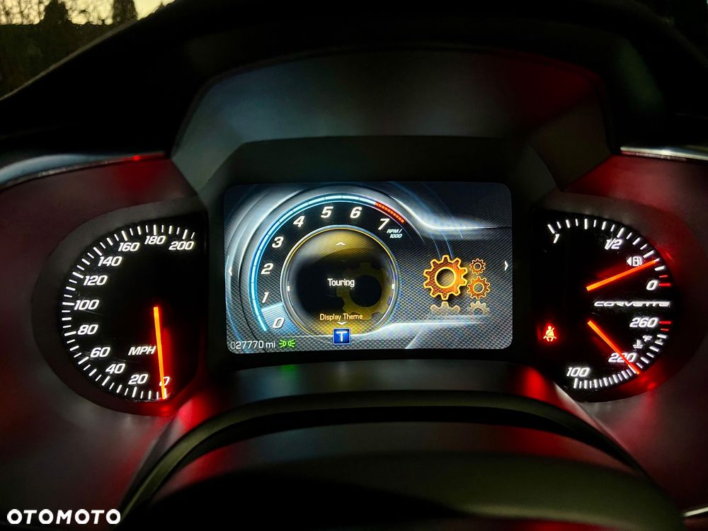 Chevrolet Corvette - 25