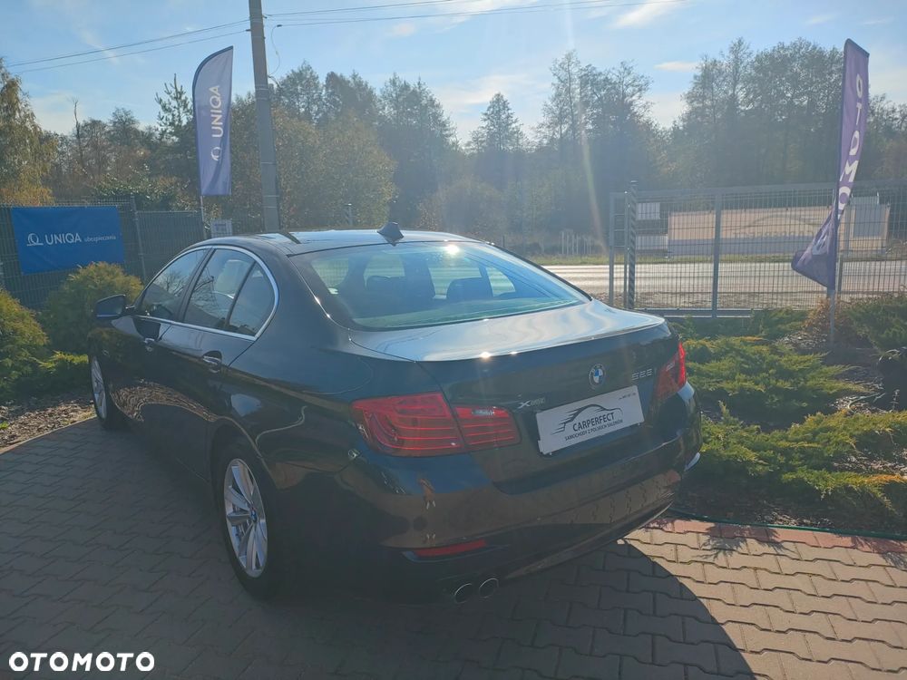 BMW Seria 5 528i Luxury Line - 6
