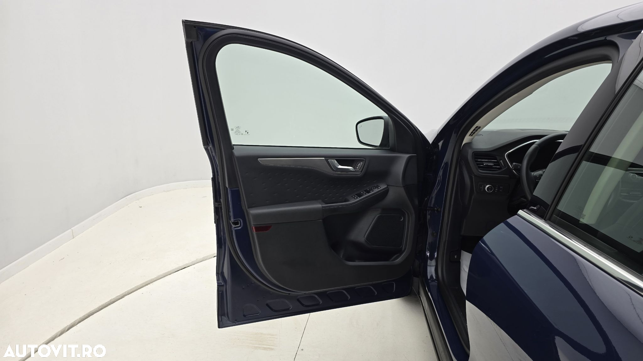 Ford Kuga - 10