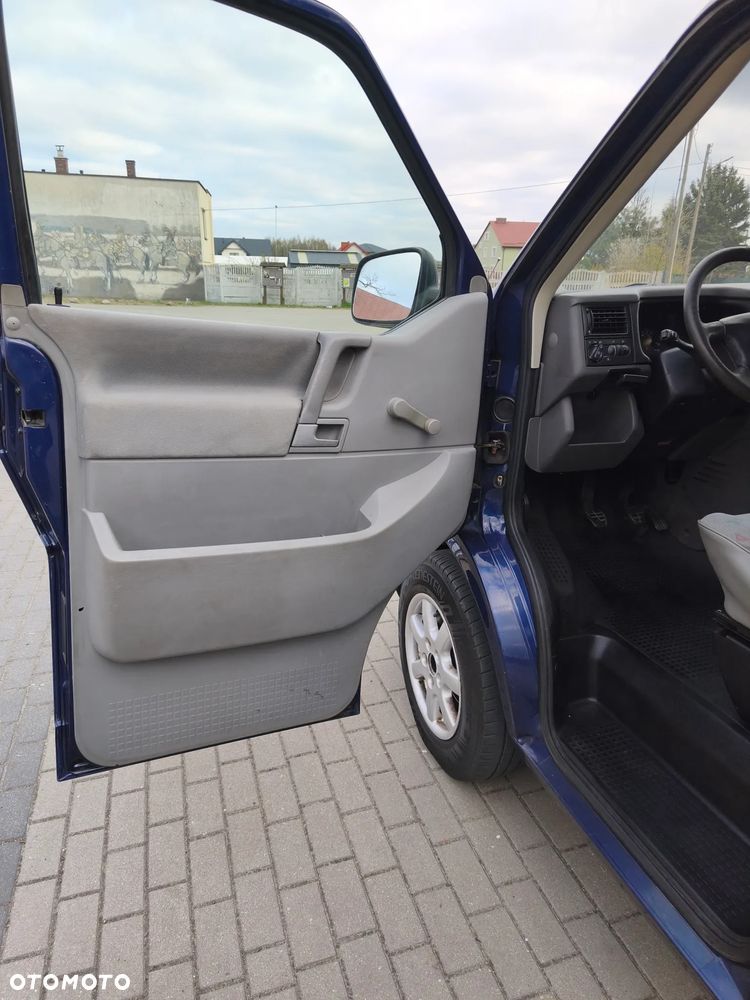 Volkswagen Transporter - 18