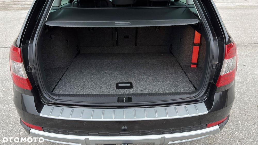 Skoda Octavia 2.0 TDI 4x4 DSG Scout - 16