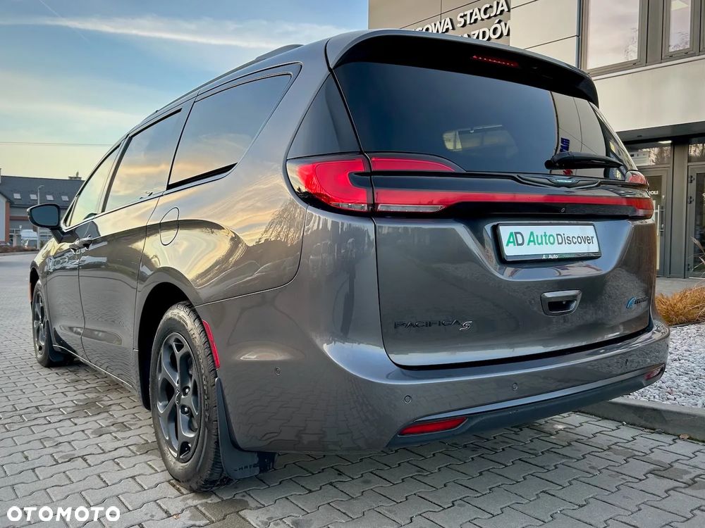 Chrysler Pacifica - 7