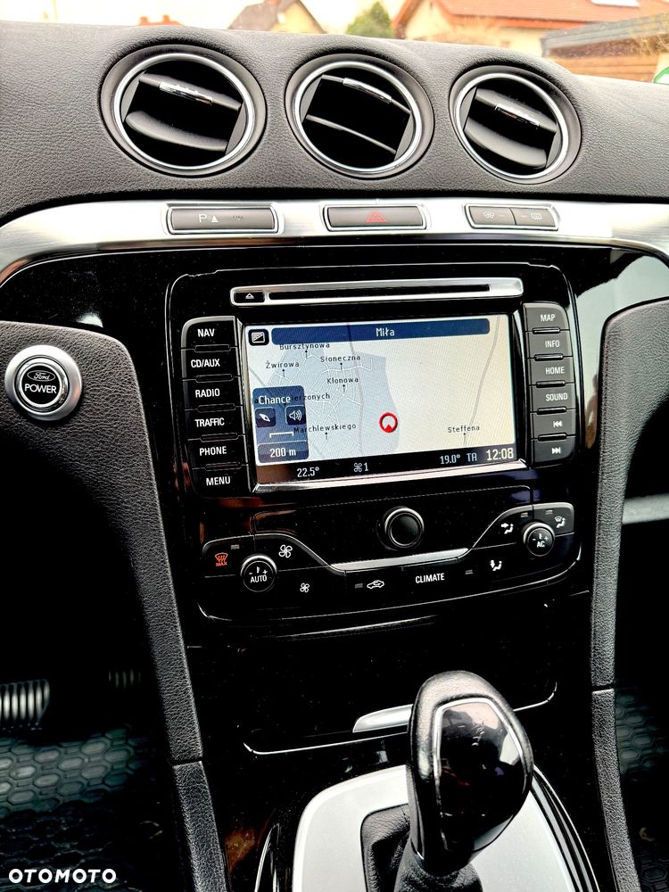Ford S-Max - 11