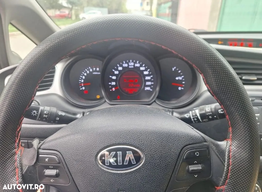 Kia Ceed - 4