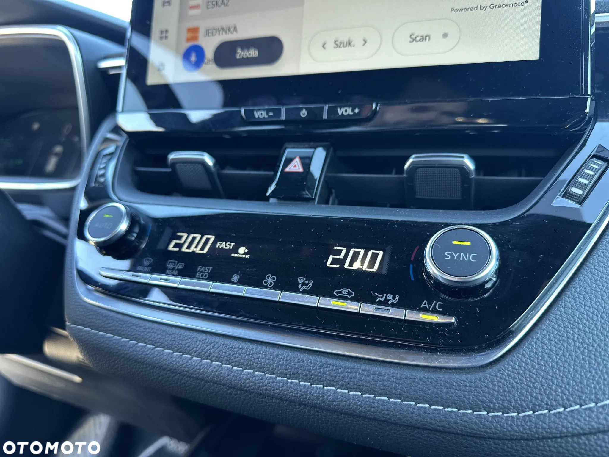 Toyota Corolla 1.8 Hybrid Style - 22