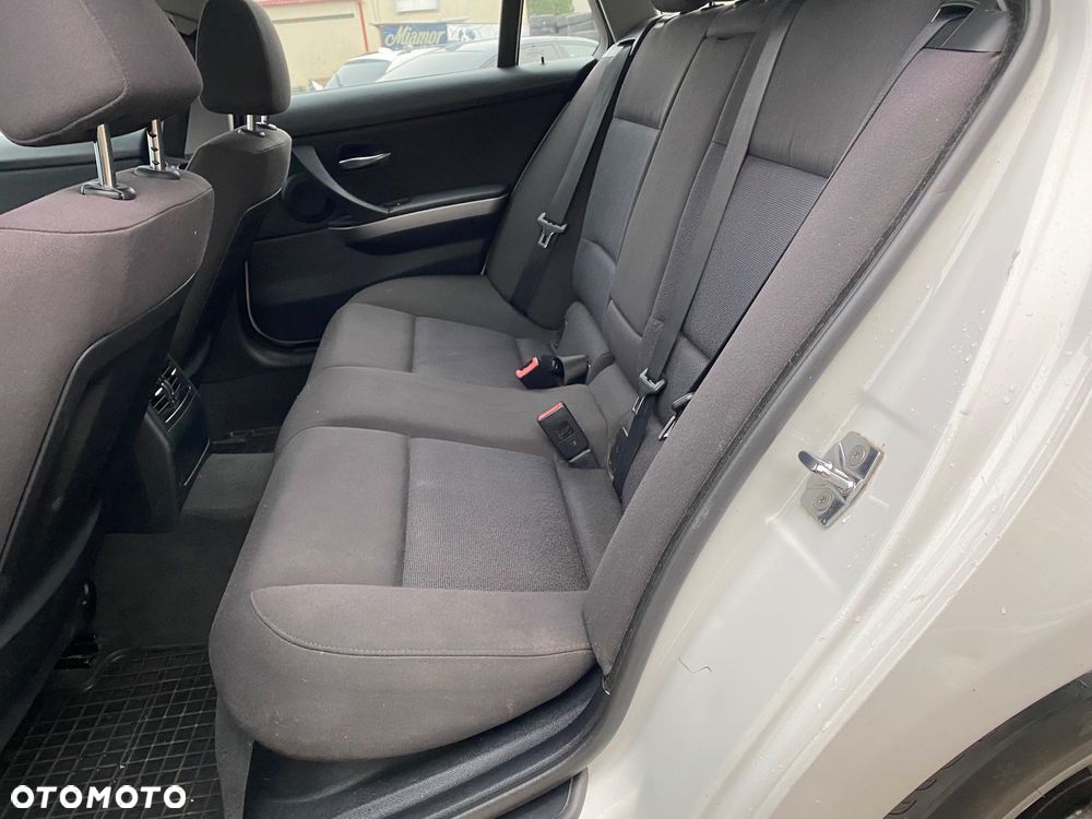 BMW Seria 3 318d - 21