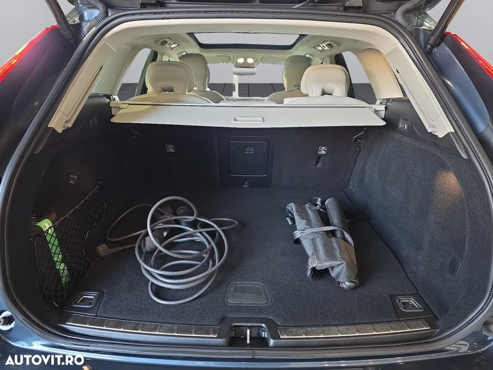 Volvo XC 60 T6 AWD Recharge Plus Bright - 10