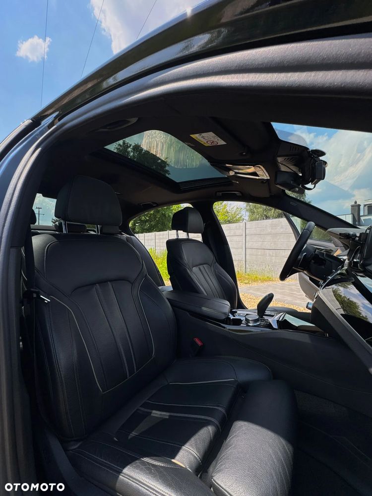 BMW Seria 5 530d xDrive Luxury Line - 16