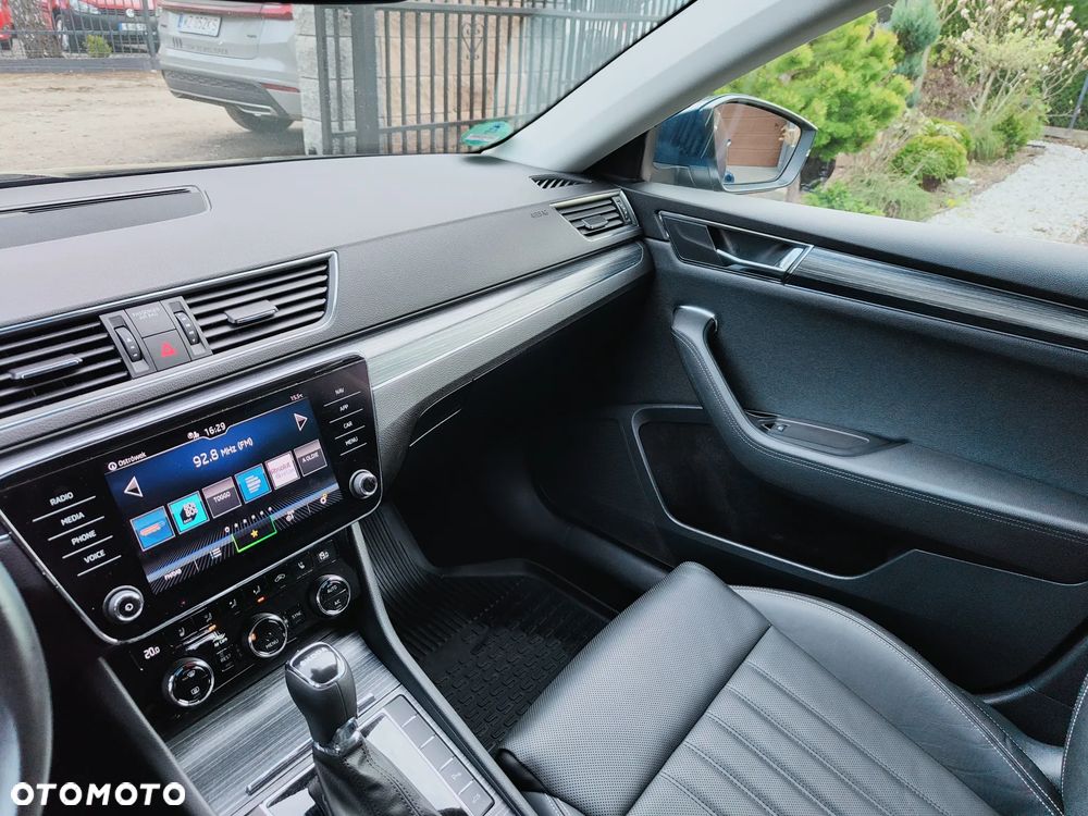 Skoda Superb 2.0 TDI DSG Premium Edition - 15