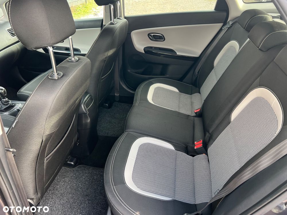 Kia Ceed - 6