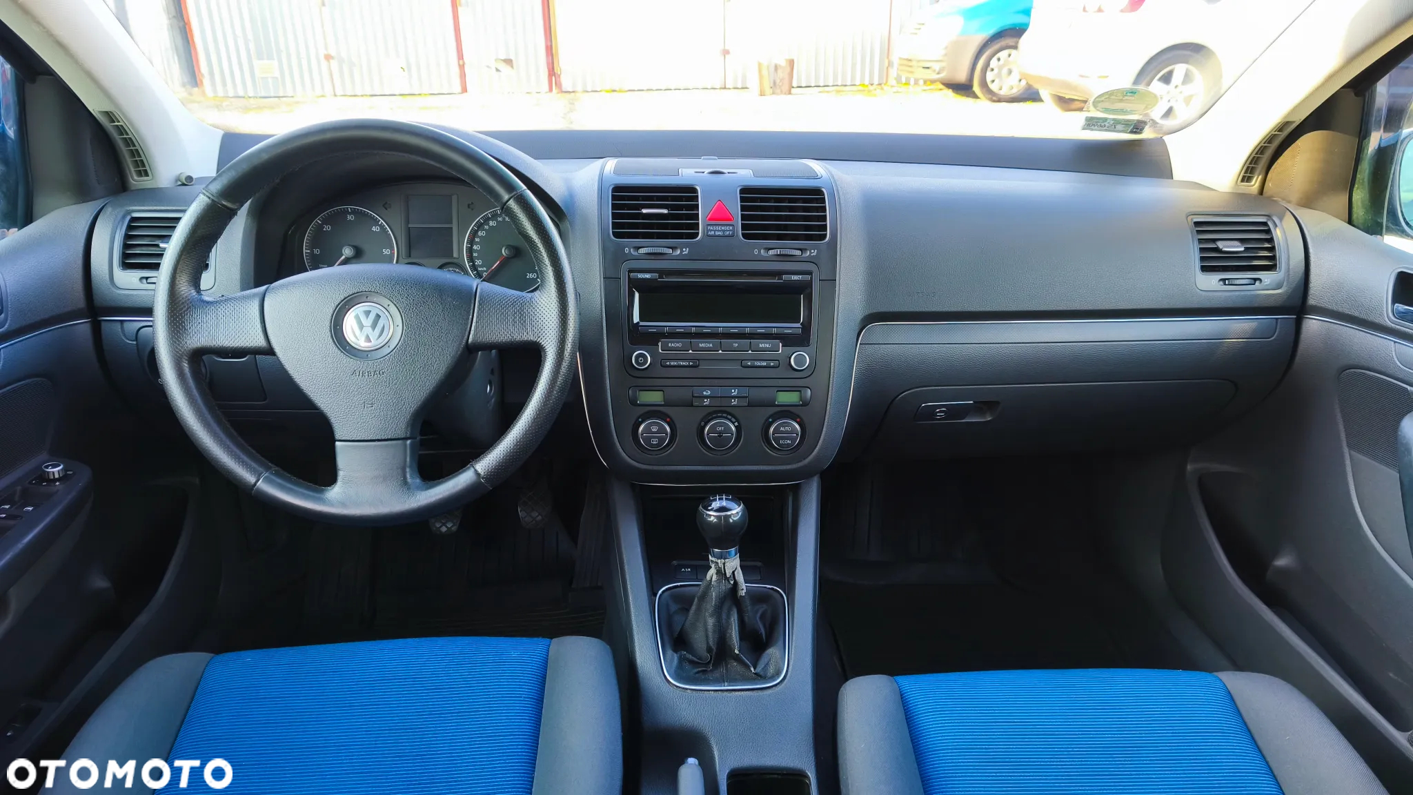 Volkswagen Golf - 21