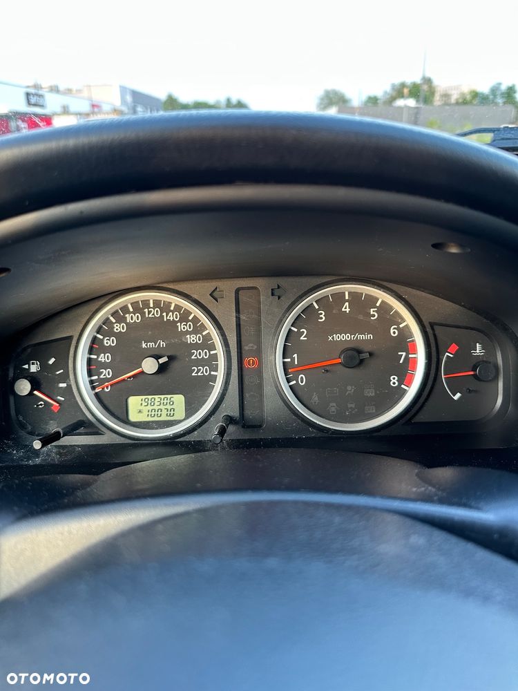 Nissan Almera 1.5 acenta PLUS - 10