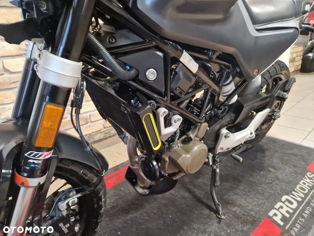 Husqvarna Svartpilen - 31