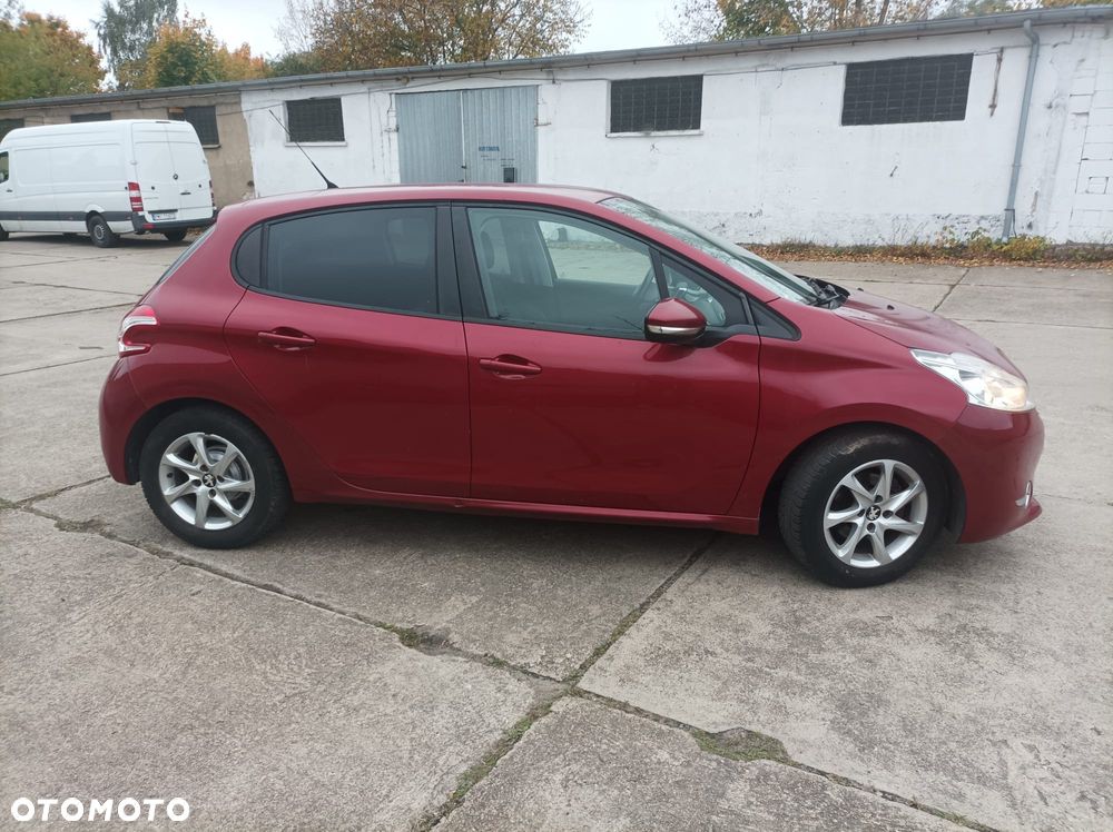 Peugeot 208 - 3