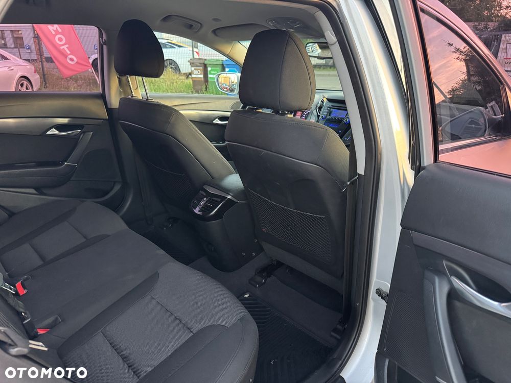 Hyundai i40 1.7 CRDi Comfort + - 27