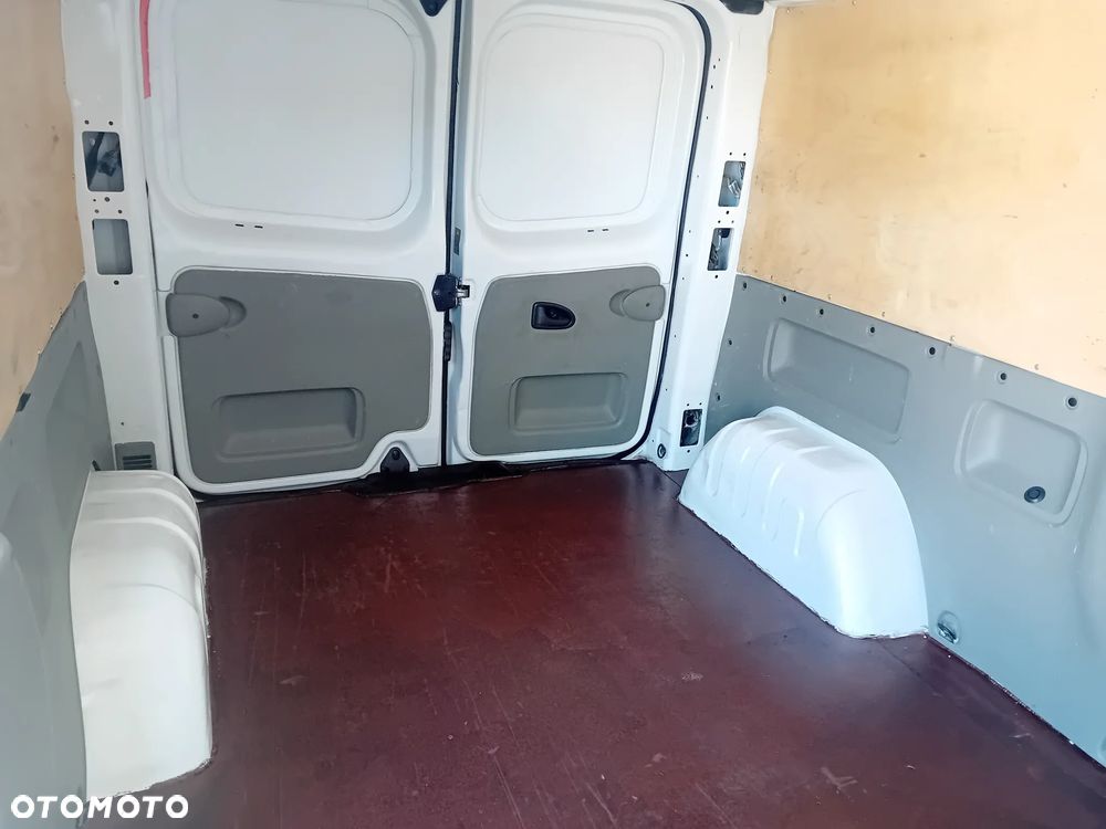 Renault Trafic - 14