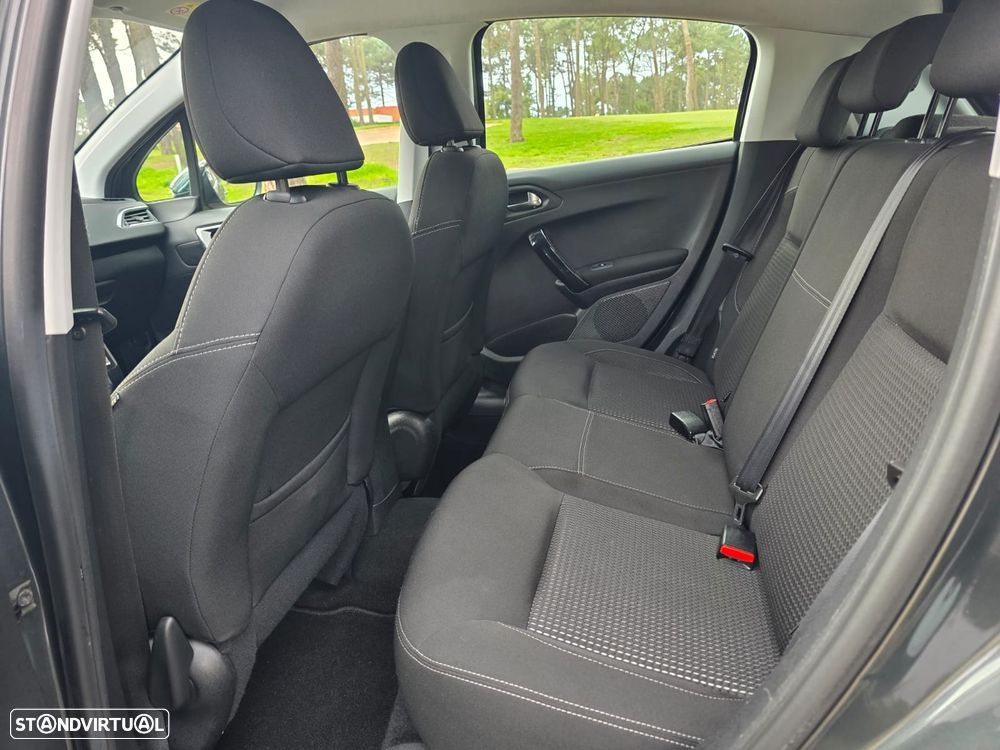 Peugeot 208 1.6 BlueHDi Allure - 14