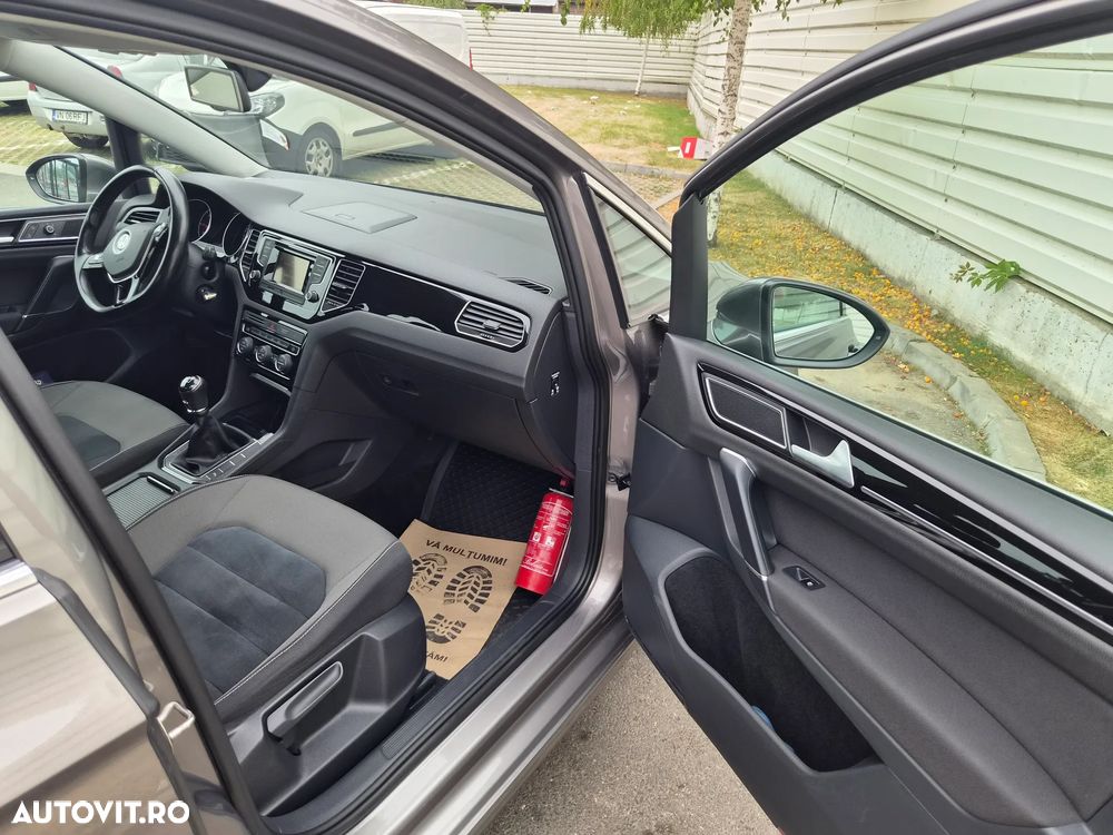 Volkswagen Golf 1.6 TDI BMT Highline - 9