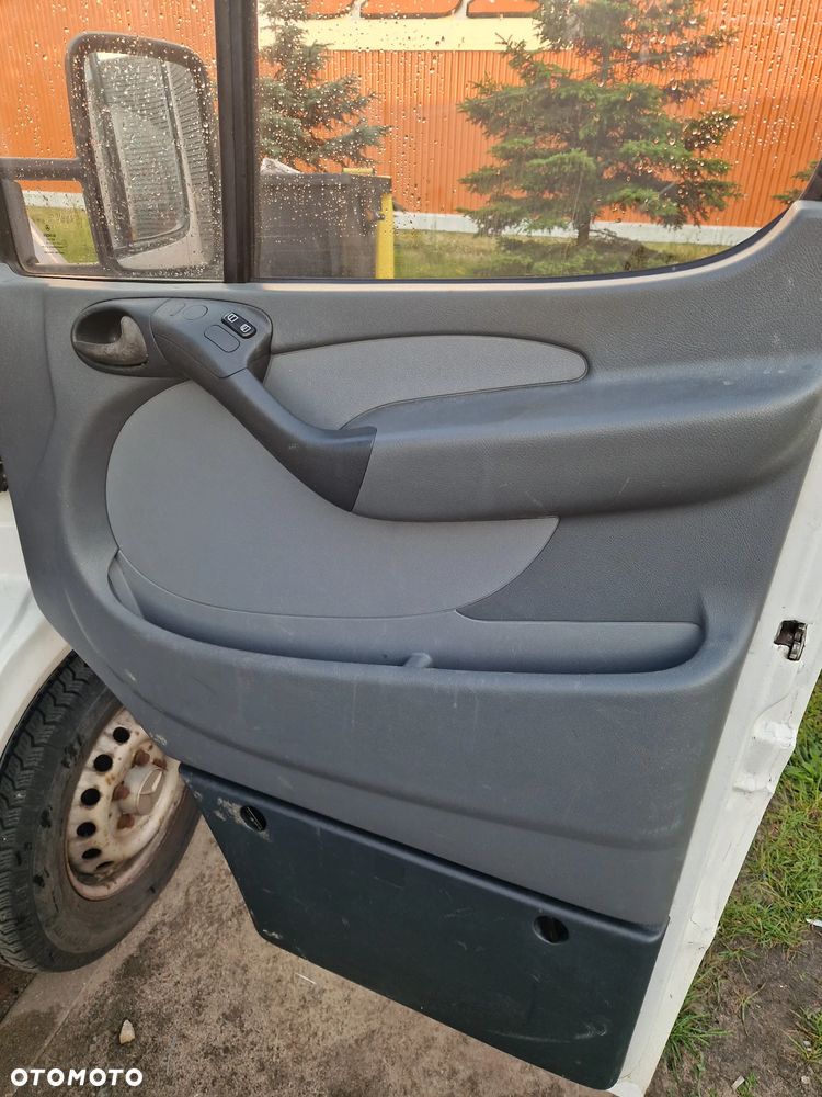 Mercedes-Benz Sprinter - 15