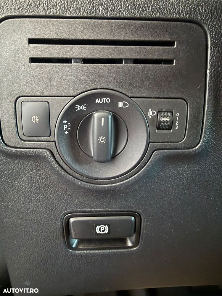 Mercedes-Benz Vito eVito Lung 60 kWh 204CP FWD - 10