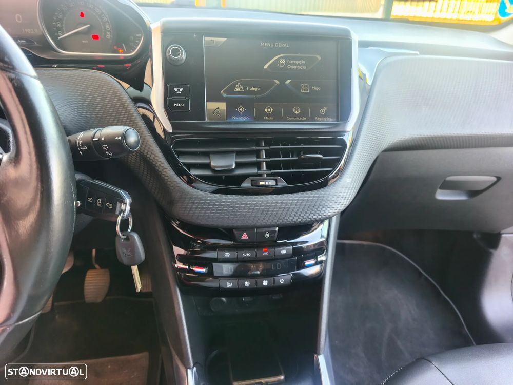 Peugeot 2008 e-HDi FAP 115 STOP & START Allure - 7