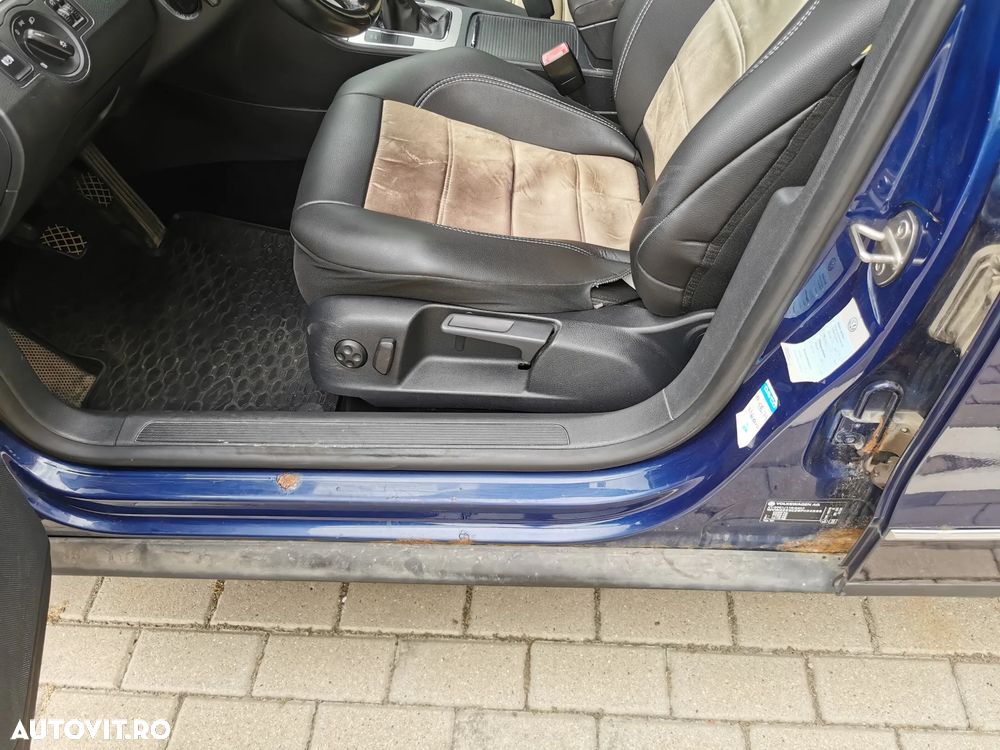 Volkswagen Passat - 32