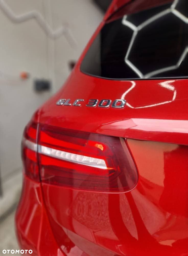 Mercedes-Benz GLC 300 4Matic 9G-TRONIC AMG Line - 14