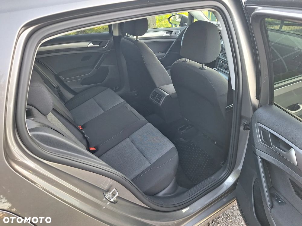 Volkswagen Golf - 16