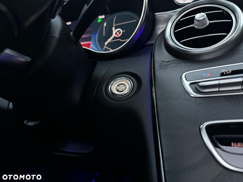 Mercedes-Benz Klasa C 220 d 4MATIC 9G-TRONIC - 38