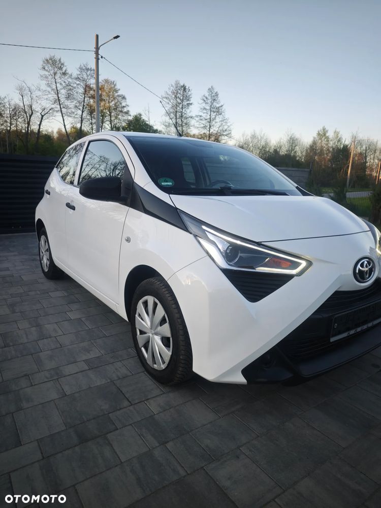 Toyota Aygo x-business - 4