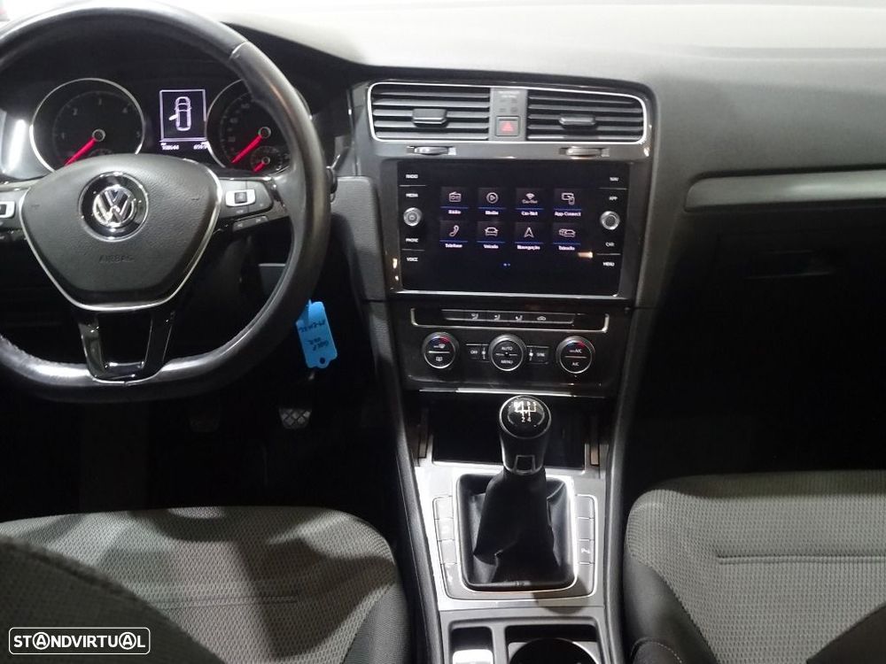 VW Golf Variant 1.6 TDi Confortline - 24