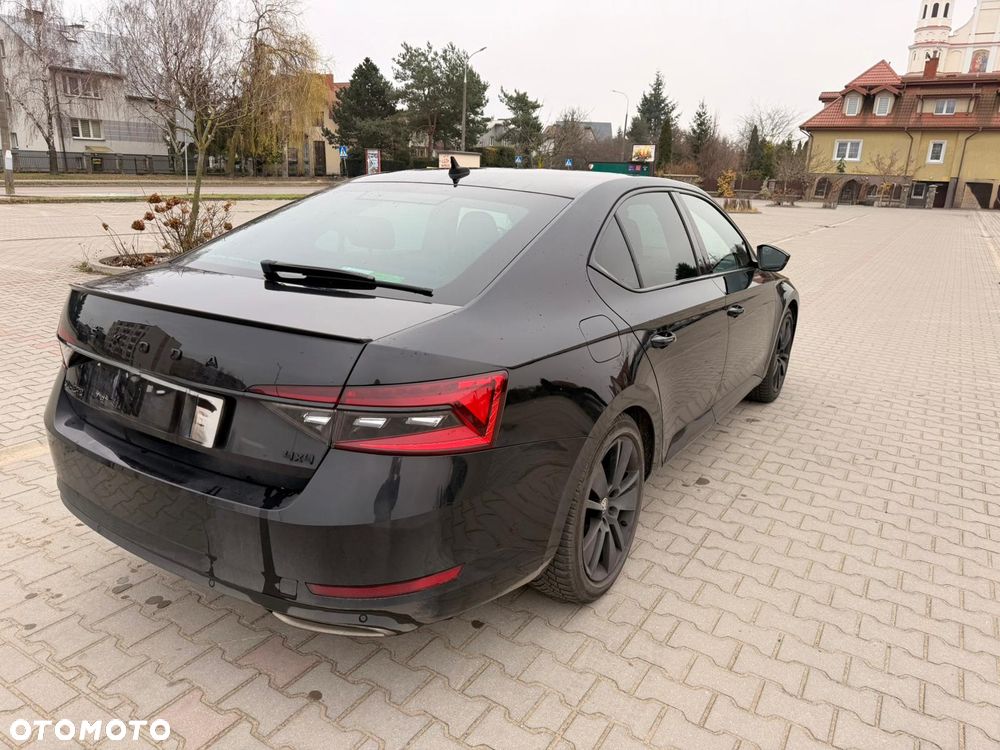 Skoda Superb 2.0 TDI SCR 4x4 Sportline DSG - 4