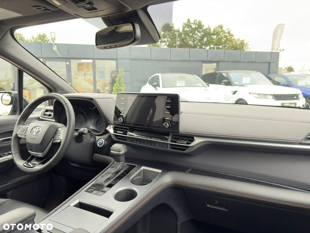Toyota Sienna - 13
