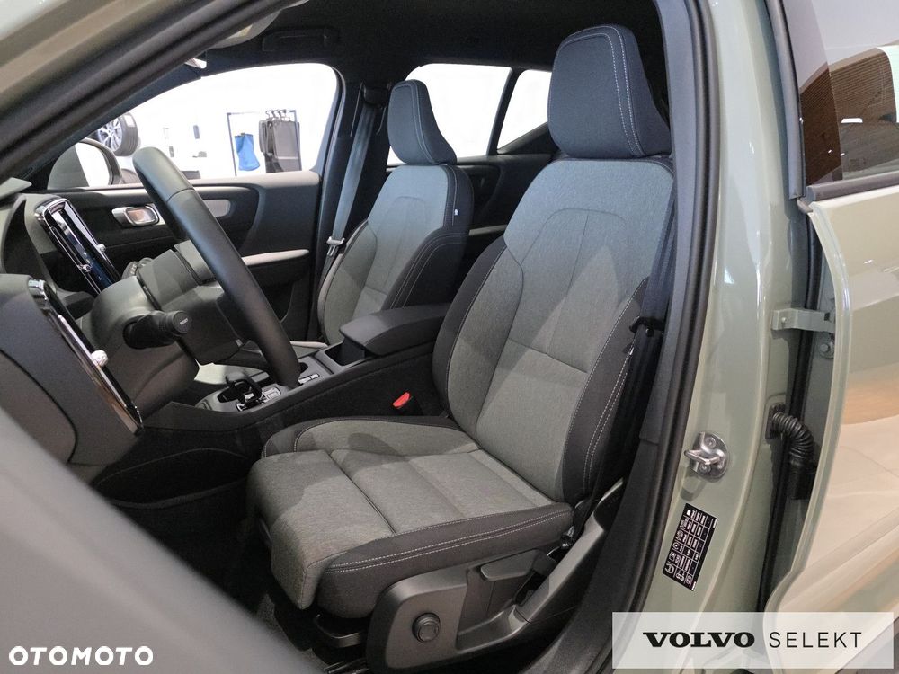Volvo XC 40 - 25
