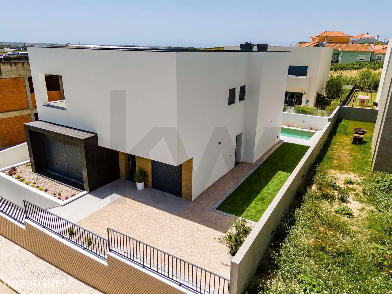 MORADIA NOVA , TORRES VEDRAS , SUITE, PISCINA , GARAGEM PARA 2 VIATURA - Grande imagem: 4/26