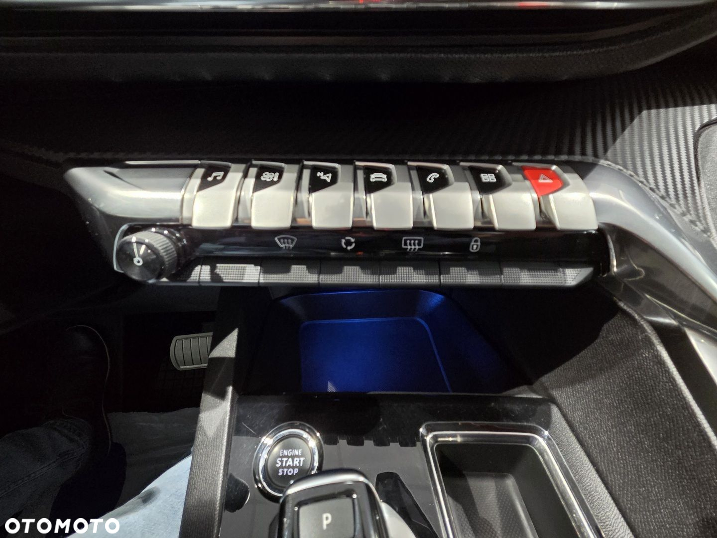 Peugeot 3008 1.2 PureTech Active Pack S&S EAT8 - 22