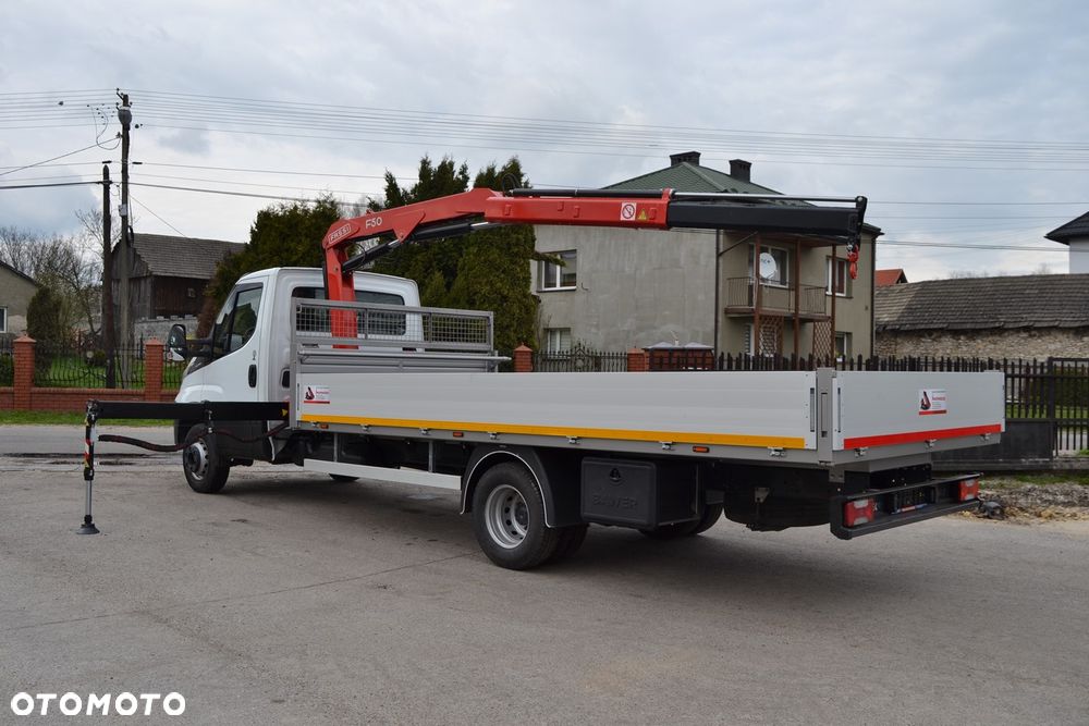 Iveco Daily 72C18 70C18 Skrzynia ładunkowa 5,2 m + nowy żuraw HC 45A2 65C