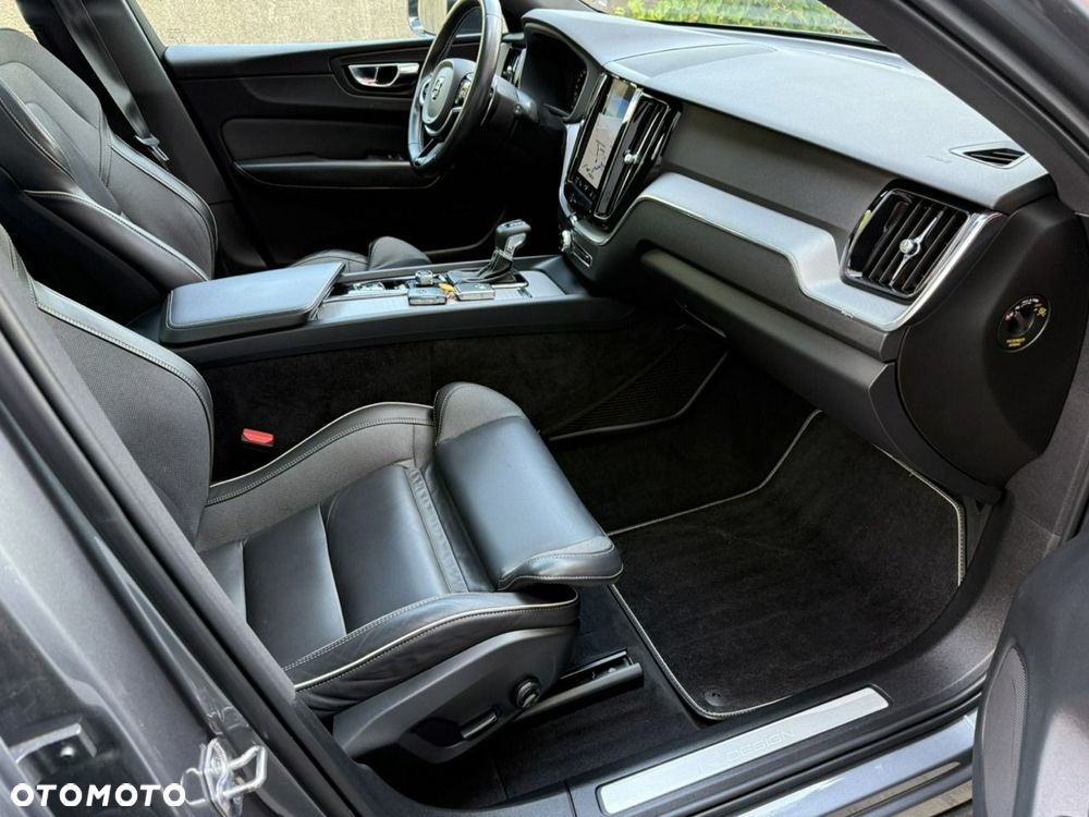 Volvo XC 60 D4 R-Design - 14