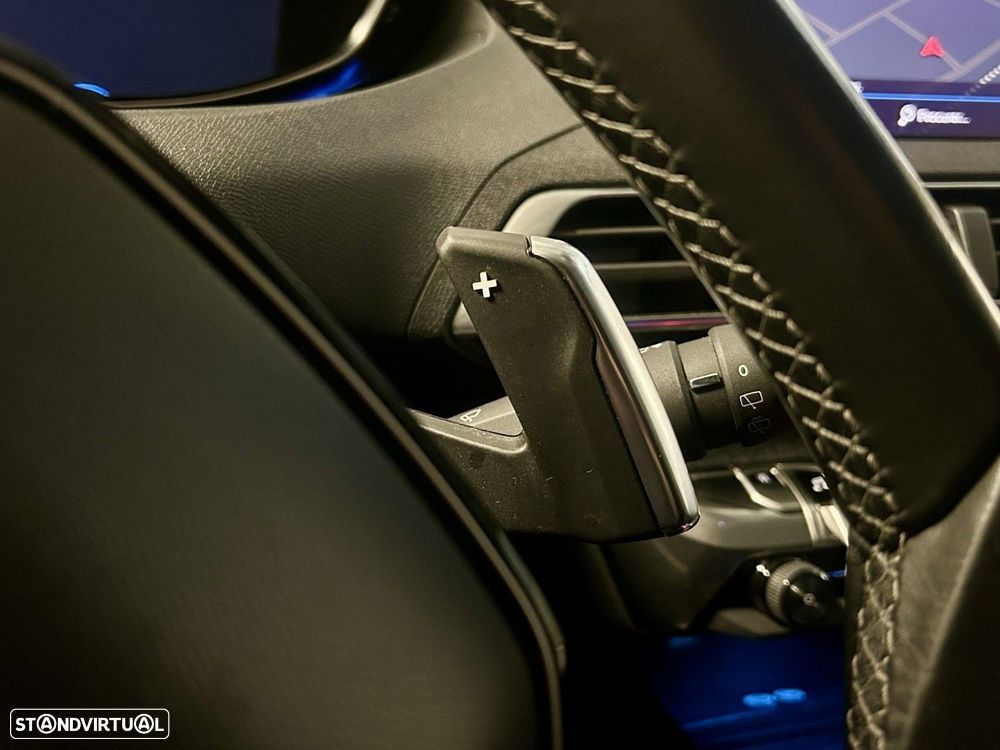 Peugeot 5008 1.2 PureTech Allure EAT8 - 17